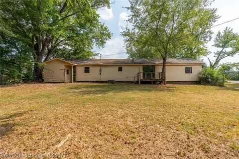 Exterior - 409 W Arch St, Paris, AR 72855 photo 7 of 9