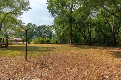 Exterior - 409 W Arch St, Paris, AR 72855 photo 4 of 9