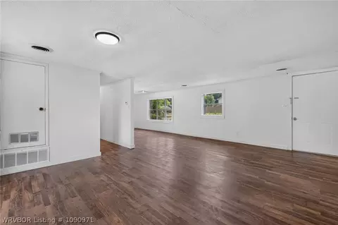 Living - 409 W Arch St, Paris, AR 72855 photo 7 of 7