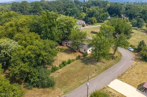 View/Area - 409 W Arch St, Paris, AR 72855 photo 2 of 4