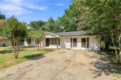 Exterior - 3635 Willow St, Fort Smith, AR 72904 photo 3 of 4