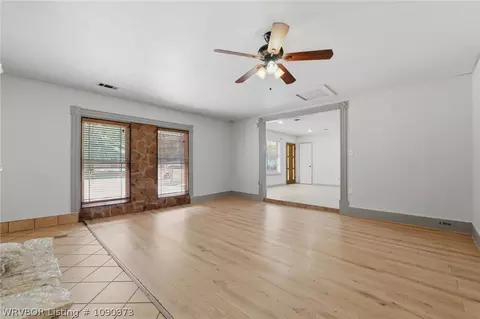 Living - 3635 Willow St, Fort Smith, AR 72904 photo 3 of 5