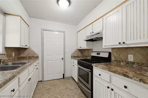 Entry Way - 3635 Willow St, Fort Smith, AR 72904 photo 1 of 3