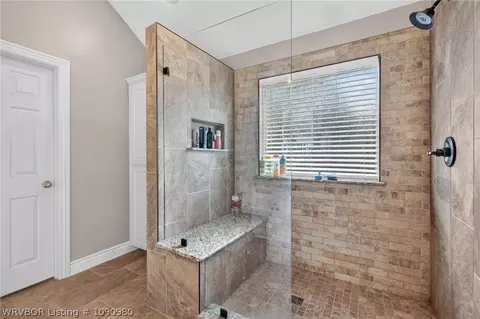 Bath - 1520 Rockhurst Dr, Fort Smith, AR 72908 photo 3 of 5