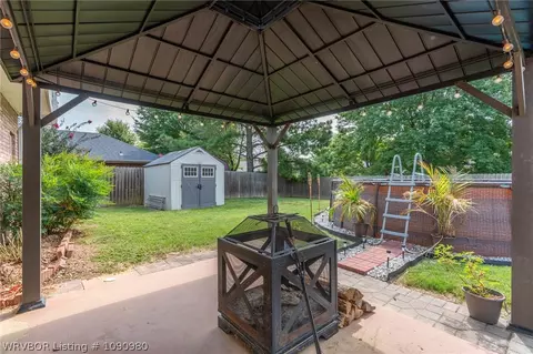 Exterior - 1520 Rockhurst Dr, Fort Smith, AR 72908 photo 5 of 8