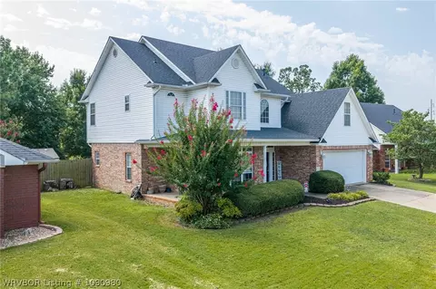 Exterior - 1520 Rockhurst Dr, Fort Smith, AR 72908 photo 2 of 8