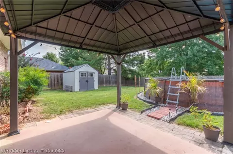 Exterior - 1520 Rockhurst Dr, Fort Smith, AR 72908 photo 7 of 10