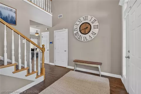Entry Way - 1520 Rockhurst Dr, Fort Smith, AR 72908 photo 4 of 7