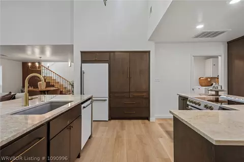 Kitchen - 8700 Moody Rd, Fort Smith, AR 72903 photo 3 of 4