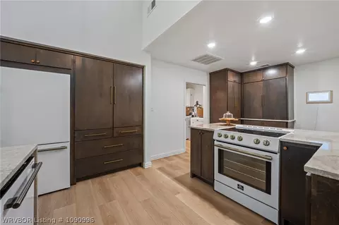 Kitchen - 8700 Moody Rd, Fort Smith, AR 72903 photo 4 of 4