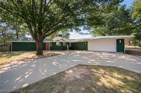 Exterior - 2508 Crosshill Rd, Fort Smith, AR 72908 photo 4 of 6