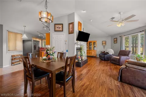 Dining - 2508 Crosshill Rd, Fort Smith, AR 72908 photo 2 of 3