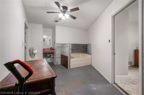 Bath - 2508 Crosshill Rd, Fort Smith, AR 72908 photo 4 of 4