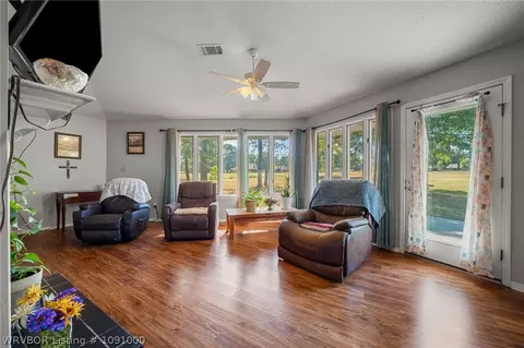 Living - 2508 Crosshill Rd, Fort Smith, AR 72908 photo 1 of 1