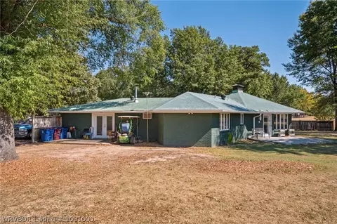 Exterior - 2508 Crosshill Rd, Fort Smith, AR 72908 photo 2 of 6