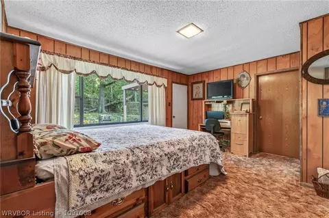 Bedroom - 5710 Duncan Rd, Fort Smith, AR 72903 photo 2 of 5