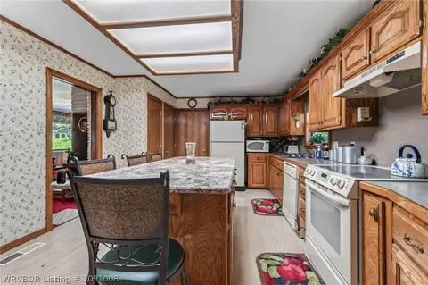 Kitchen - 5710 Duncan Rd, Fort Smith, AR 72903 photo 2 of 5