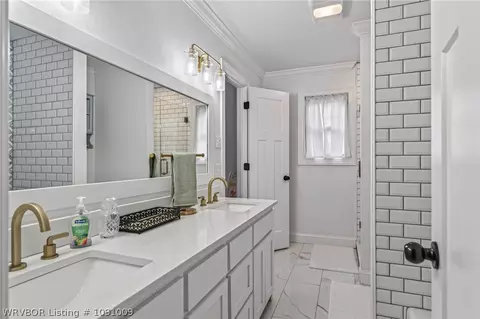 Bath - 3508 Village Rd, Fort Smith, AR 72903 photo 8 of 11
