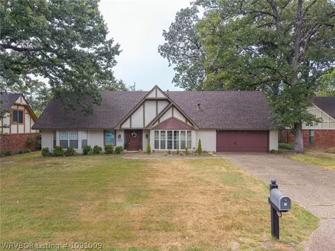 Exterior - 3508 Village Rd, Fort Smith, AR 72903 photo 5 of 13