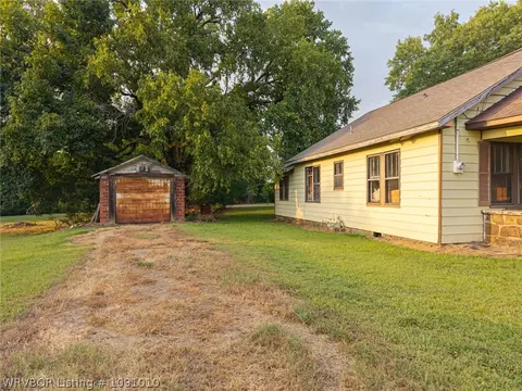 Exterior - 1610 E Main St, Lavaca, AR 72941 photo 7 of 14