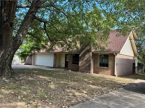 Exterior - 508 M St, Barling, AR 72923 photo 2 of 12