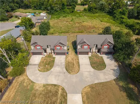 View/Area - 444 N 446 N Albert Pike Ave, Fort Smith, AR 72903 photo 4 of 9