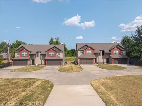 Exterior - 444 N 446 N Albert Pike Ave, Fort Smith, AR 72903 photo 5 of 11