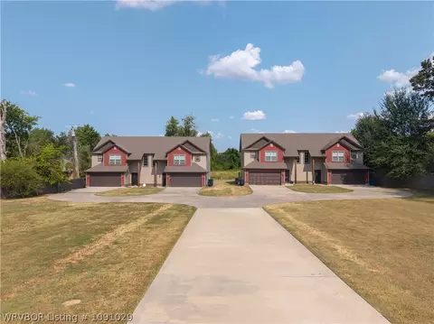 Exterior - 444 N 446 N Albert Pike Ave, Fort Smith, AR 72903 photo 8 of 11