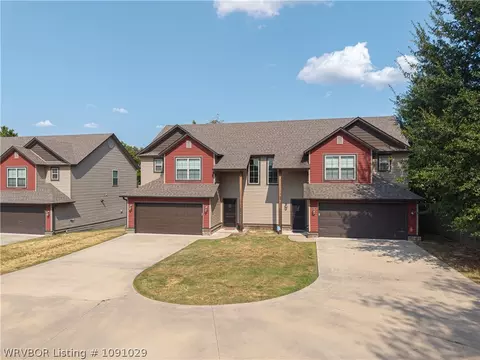 Exterior - 444 N 446 N Albert Pike Ave, Fort Smith, AR 72903 photo 4 of 11