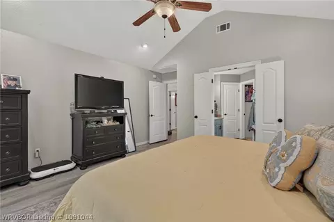 Bedroom - 513 Stone Mountain Loop, Alma, AR 72921 photo 3 of 8