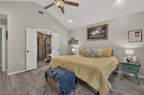 Bedroom - 513 Stone Mountain Loop, Alma, AR 72921 photo 2 of 8