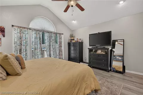 Bedroom - 513 Stone Mountain Loop, Alma, AR 72921 photo 4 of 8