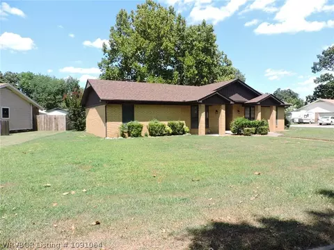 Exterior - 8617 Meadow Dr, Fort Smith, AR 72908 photo 12 of 15