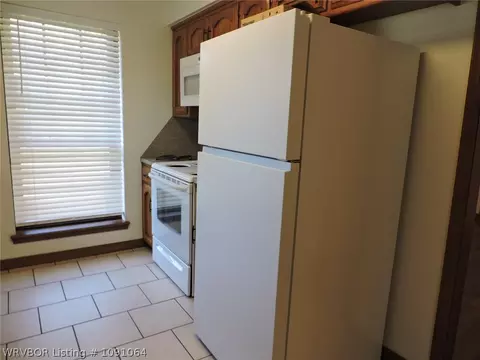 Kitchen - 8617 Meadow Dr, Fort Smith, AR 72908 photo 3 of 5