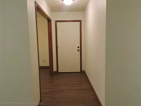 Entry Way - 8617 Meadow Dr, Fort Smith, AR 72908 photo 2 of 3
