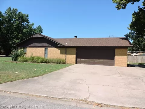 Exterior - 8617 Meadow Dr, Fort Smith, AR 72908 photo 9 of 15