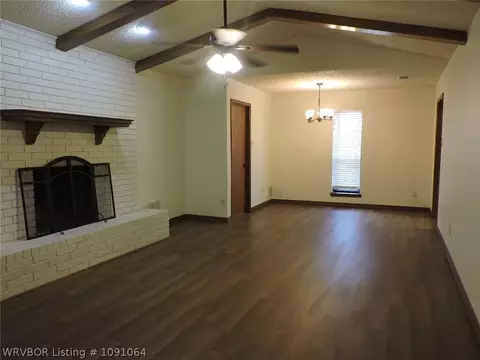 Living - 8617 Meadow Dr, Fort Smith, AR 72908 photo 7 of 8