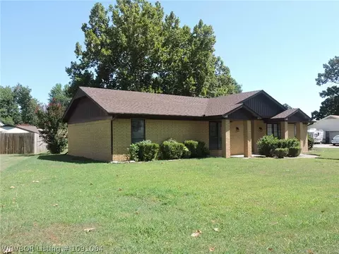 Exterior - 8617 Meadow Dr, Fort Smith, AR 72908 photo 10 of 15