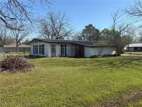 1401 Kali Inla, Hartshorne, OK 74547