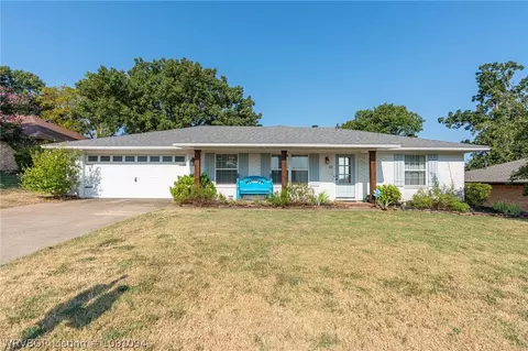 10 Azure Hills Dr, Van Buren, AR 72956