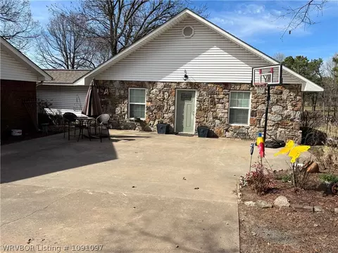 Exterior - 719 Norma Ln, Ozark, AR 72949 photo 3 of 5