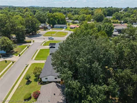 View/Area - 203 Amherst Cir, Fort Smith, AR 72908 photo 4 of 6