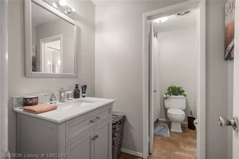 Bath - 203 Amherst Cir, Fort Smith, AR 72908 photo 4 of 5