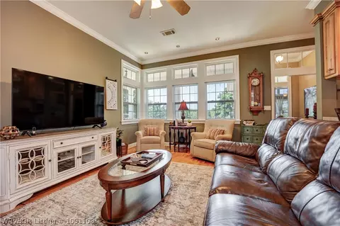Living - 320 Fine Pl, Alma, AR 72921 photo 4 of 5