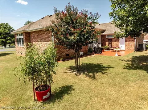 Exterior - 320 Fine Pl, Alma, AR 72921 photo 5 of 8