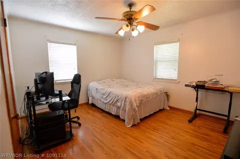Bedroom - 4816 S 34 St, Fort Smith, AR 72903 photo 2 of 6