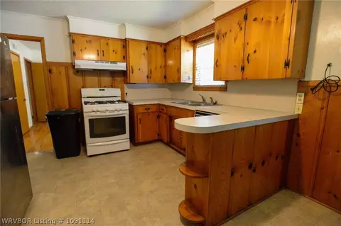 Kitchen - 4816 S 34 St, Fort Smith, AR 72903 photo 1 of 2