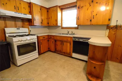 Kitchen - 4816 S 34 St, Fort Smith, AR 72903 photo 2 of 2