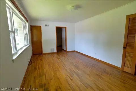 Living - 4816 S 34 St, Fort Smith, AR 72903 photo 3 of 3