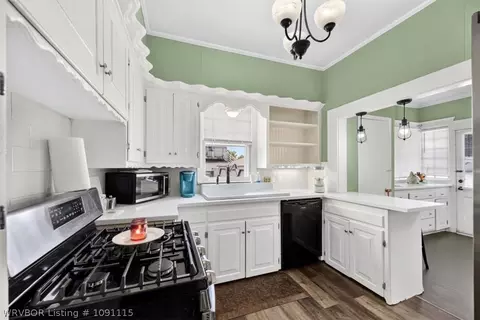 Kitchen - 515 N 20th St, Fort Smith, AR 72901 photo 1 of 3